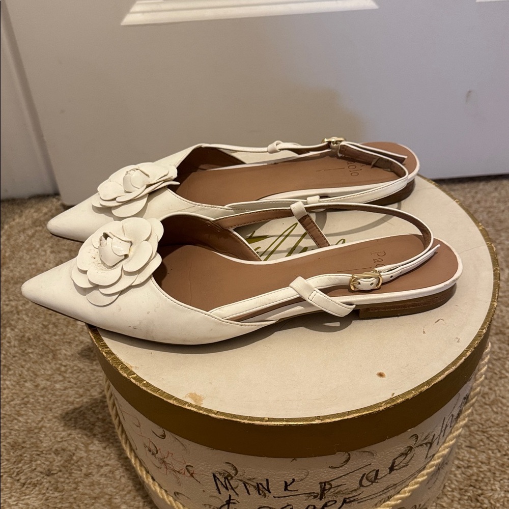 Paolo White Floral Pointed Flats - Picture 2 of 6